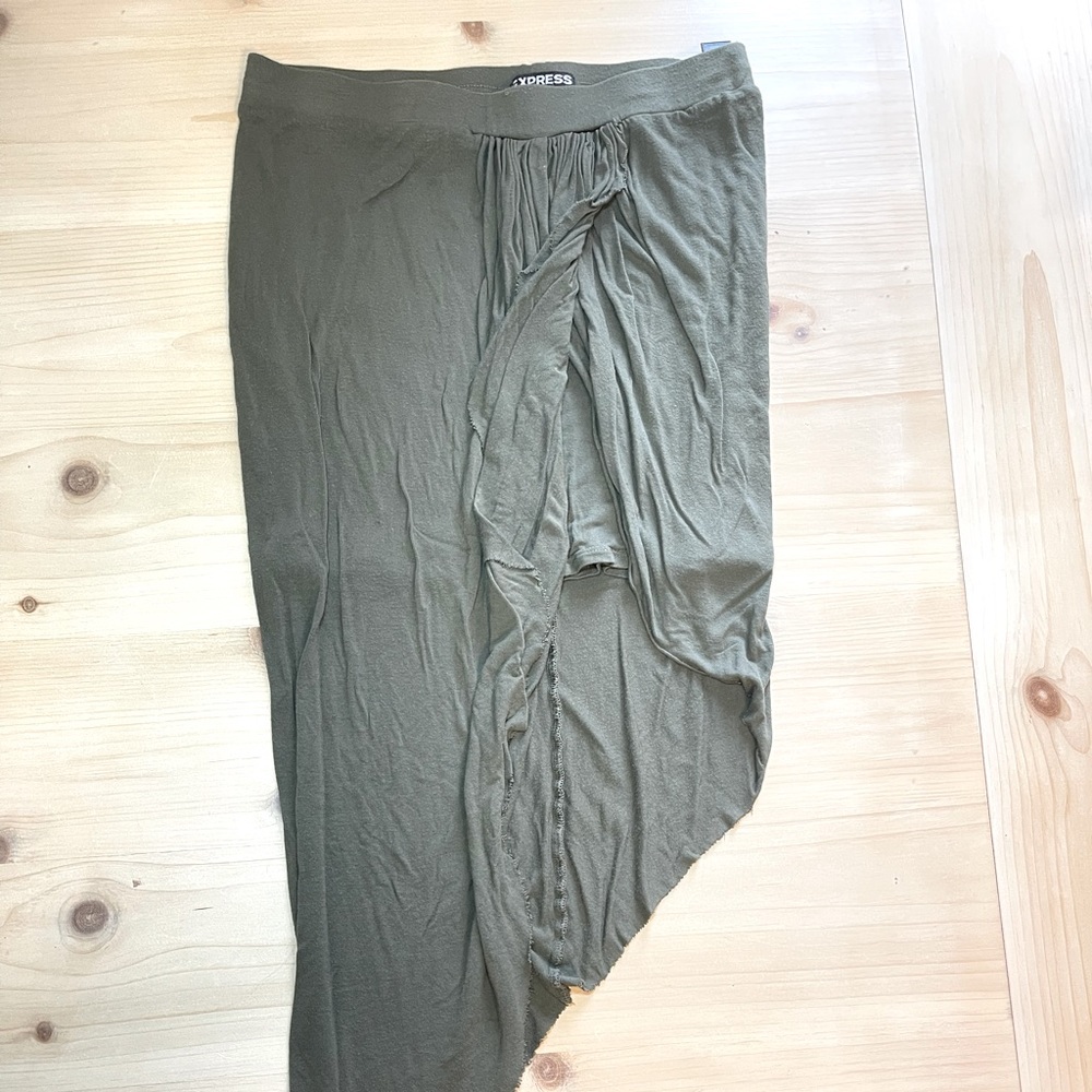 Asymmetrical Front Twist Skirt